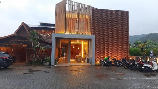 A la foto es mostra l'objecte BATA MERAH GUESTHOUSE BATU situat a la ciutat de Punten.