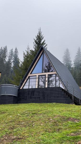 På billedet ses objektet Kaif House Кайф Хаус Афрейм beliggende i byen Berezhnytsya.