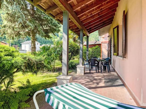 På billedet ses objektet Holiday Home Casa Alessio by Interhome beliggende i byen Delebio.