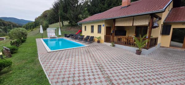 Vila Lasovic + Pool + Jacuzzi + Sauna - Croácia