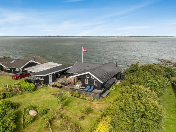 Na fotografii je vidět objekt Holiday Home Diderik - 20m to the inlet by Interhome nacházející se ve městě Sæby.