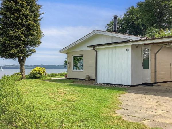Na zdjęciu widoczny jest obiekt Holiday Home Launo - 150m to the fjord by Interhome położony w mieście Børkop.