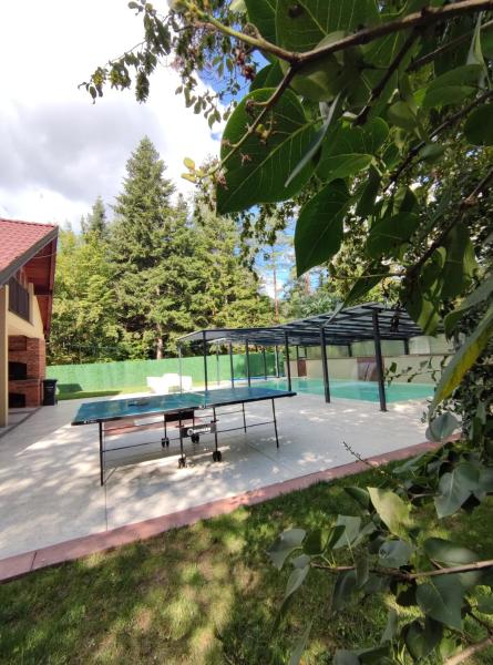 Auf dem Foto ist das Objekt Villa Kamenica in der Stadt Vozuća zu sehen.