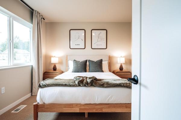 Prime Eagle River Stay - Walkable Location - Anchorage, AK