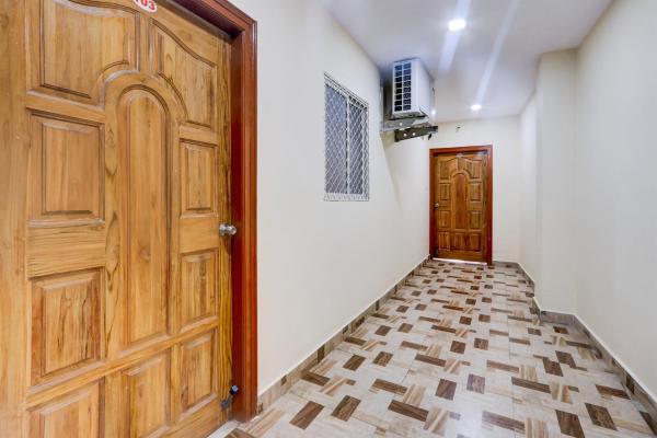A la foto es mostra l'objecte Hotel O SHIVA RESIDENCY situat a la ciutat de Wangāpalli.
