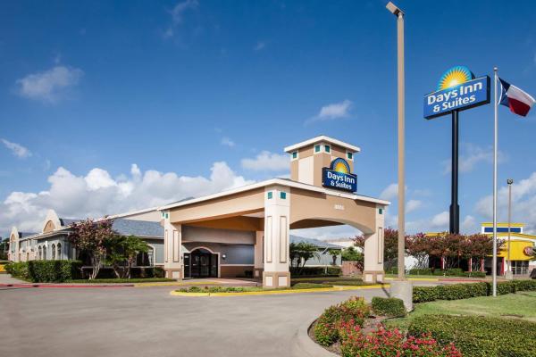 A la foto es mostra l'objecte Days Inn & Suites by Wyndham Corpus Christi Central situat a la ciutat de Corpus Christi.