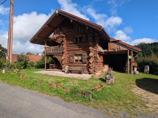 A la foto es mostra l'objecte Fuste insolite avec balcon et terrasse dans les Vosges - FR-1-589-241 situat a la ciutat de Le Tholy.