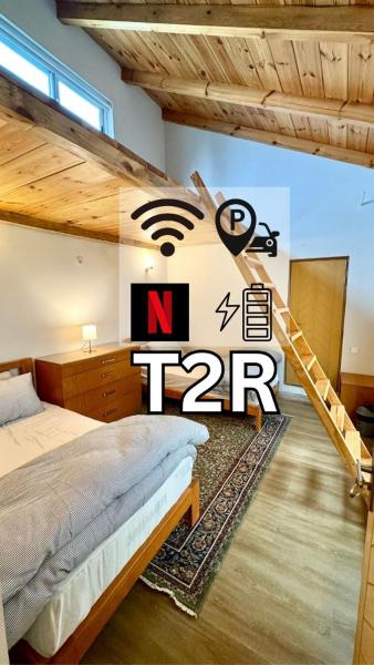 A la foto es mostra l'objecte Pine Edge by T2R - Luxury Duplex Apartment Private Parking & Stunning Views in Khaira Gali near to Nathia Gali & Muree situat a la ciutat de Khaira Gali.