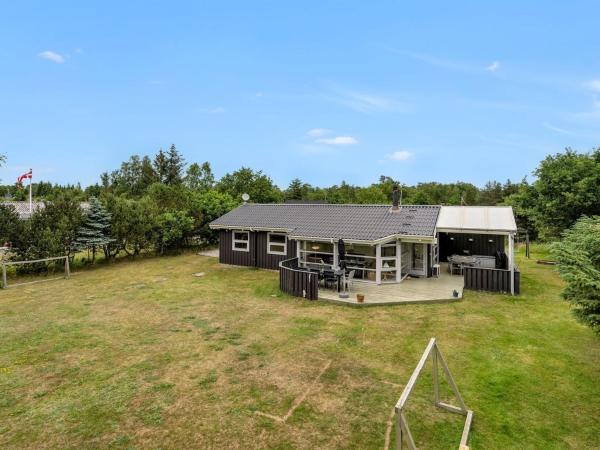 På billedet ses objektet Holiday Home Gjorgjija - from the sea by Interhome beliggende i byen Hals.