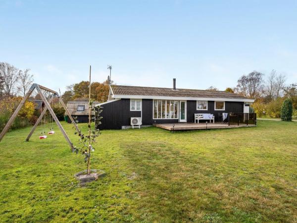 写真にはØrsted市にあるHoliday Home Joon - 300m from the sea by Interhomeが写っています。