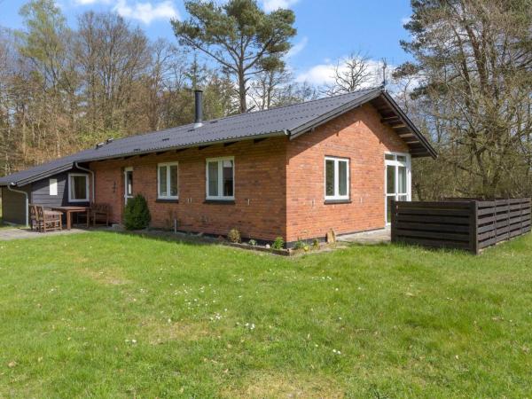 På billedet ses objektet Holiday Home Eina - 250m from the sea by Interhome beliggende i byen Hals.