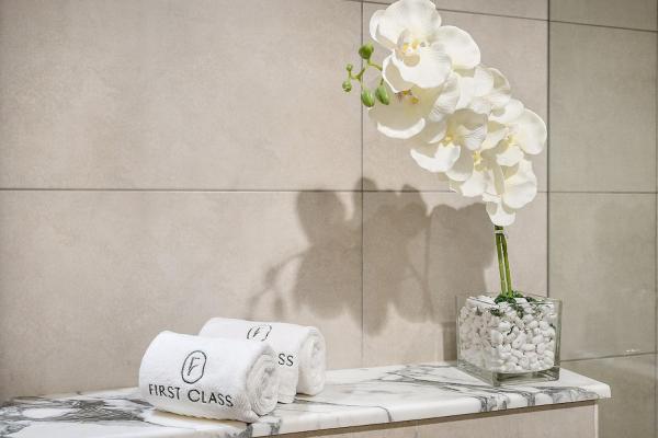 Billede 2: Chic Studio in Dubai with Pool View Retreat Near Business Bay & Jumeirah Beach