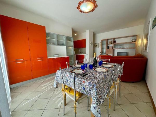 På billedet ses objektet Modern poolside stay with balcony beliggende i byen Caorle.