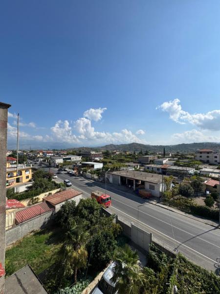 A la foto es mostra l'objecte Feels like home situat a la ciutat de Shkodër.