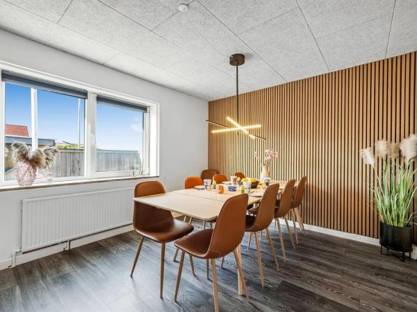 Nella foto è visibile l'oggetto Holiday Home Darja - 300m from the sea by Interhome situato nella città di Thyborøn.