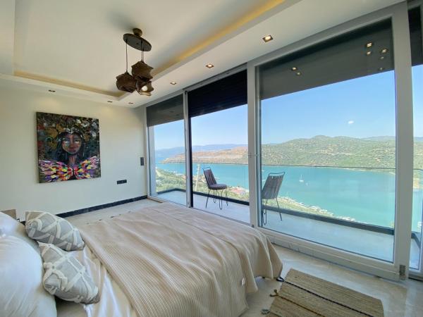 写真にはBogazici市にあるLuxury Villa w Private Pool Panoramic Viewが写っています。