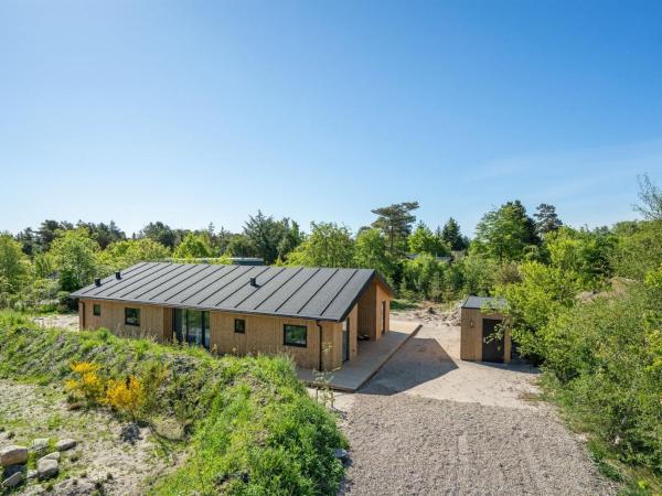 På billedet ses objektet Holiday Home Ileana - from the sea by Interhome beliggende i byen Hals.