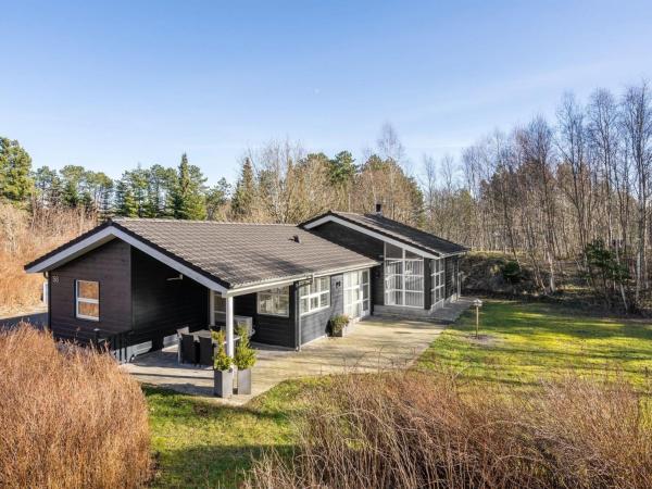 På billedet ses objektet Holiday Home Ulfsten - 1-6km from the sea by Interhome beliggende i byen Hals.