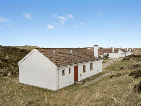 写真にはPandrup市にあるHoliday Home Emiljan - 400m from the sea by Interhomeが写っています。
