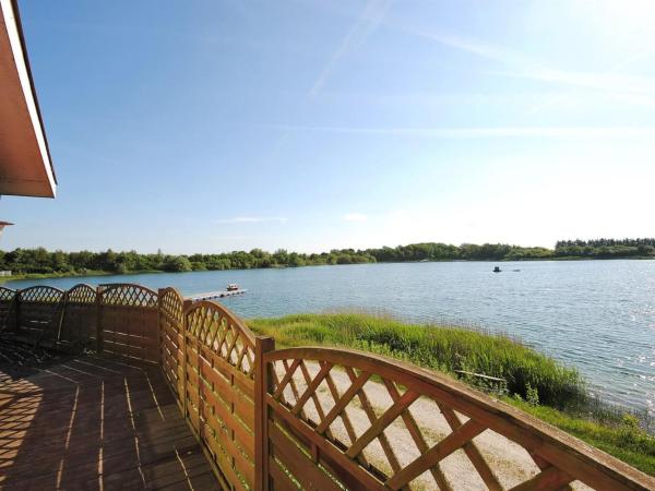 Na zdjęciu widoczny jest obiekt Holiday Home Alvira - 8km to the fjord by Interhome położony w mieście Fjerritslev.