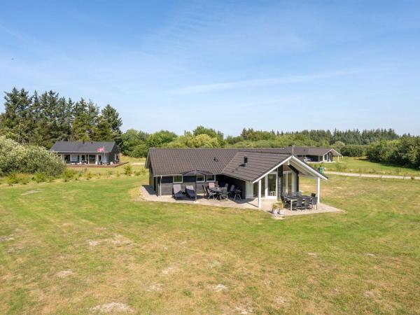 Na fotografii je vidět objekt Holiday Home Richard - 4km from the sea by Interhome nacházející se ve městě Brovst.