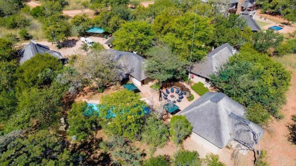 The photo shows the Hornbill Villa 93 located in the city of Warmbaths.