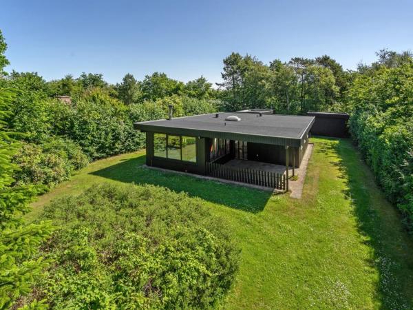 Op de foto is het object Holiday Home Ludde - 500m to the inlet by Interhome te zien, gelegen in de stad Løgstør.