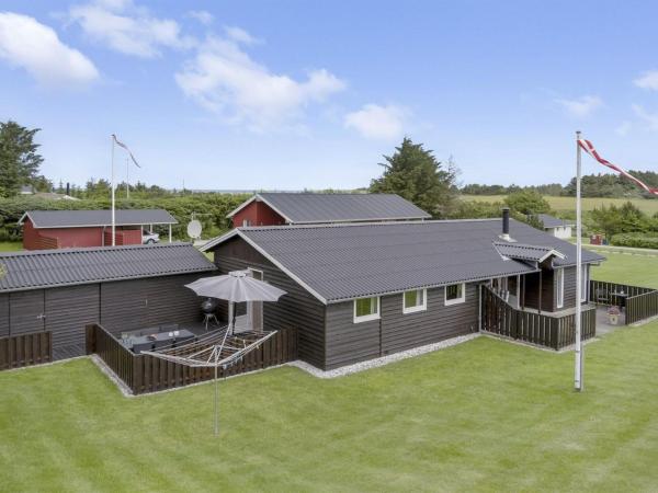 På billedet ses objektet Holiday Home Sampsa - 600m from the sea by Interhome beliggende i byen Hjørring.