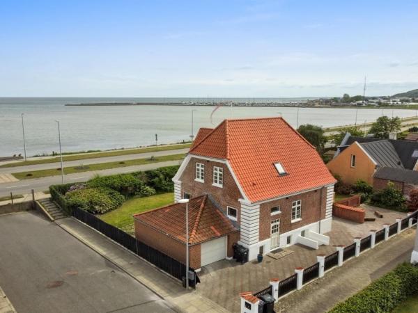 Na zdjęciu widoczny jest obiekt Holiday Home Kosara - 50m from the sea by Interhome położony w mieście Frederikshavn.