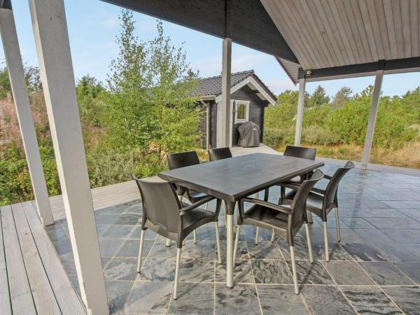 Na fotografii je vidět objekt Holiday Home Lewe - 150m from the sea by Interhome nacházející se ve městě Ålbæk.