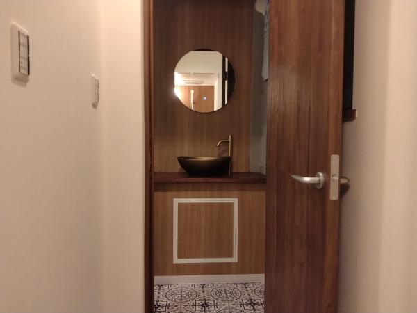 Na fotografii je vidět objekt TONARINO Backpackers Hostel Free Breakfast nacházející se ve městě Kóbe.