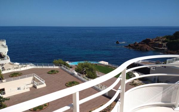 A la foto es mostra l'objecte l'incanto del mare, tutto il giorno situat a la ciutat de Le Trayas.
