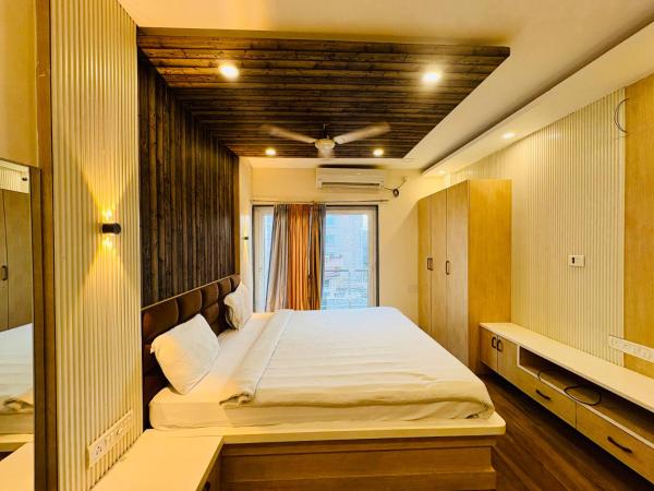 A la foto es mostra l'objecte Hotel Bay Premium Near Sea Beach And Jagannath Temple - Free Wifi & Parking, Room service, Hygiene & Spacious Rooms, Available, Fully Air Conditioning Hotel - Prime Location # Best Hotel In Puri situat a la ciutat de Puri.