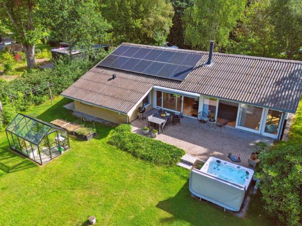På billedet ses objektet Holiday Home Hjalmine - 1-4km from the sea by Interhome beliggende i byen Vig.
