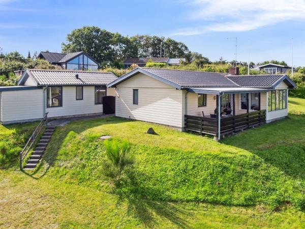 Στη φωτογραφία φαίνεται το αντικείμενο Holiday Home Eliana - 300m from the sea by Interhome που βρίσκεται στην πόλη Allingåbro.