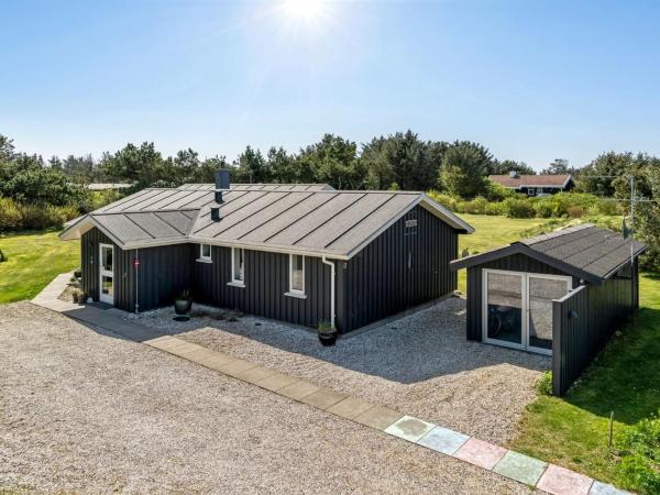 A la foto es mostra l'objecte Holiday Home Nadica - 400m from the sea by Interhome situat a la ciutat de Løkken.