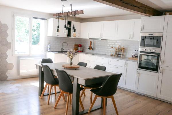 A la foto es mostra l'objecte Family home near Disney situat a la ciutat de Fublaines.