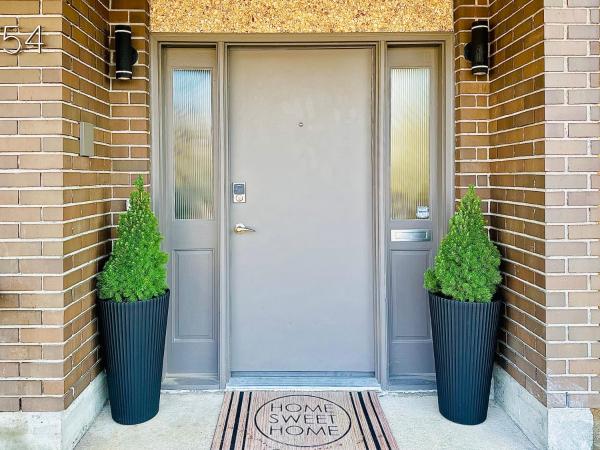 A la foto es mostra l'objecte 4BR 2BA Downtown-View Cozy House with Parking, Pet-Free situat a la ciutat de Vancouver.