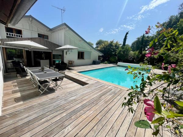 På bilden syns objektet Exceptional villa, private pool, near Bordeaux som ligger i staden Cestas.