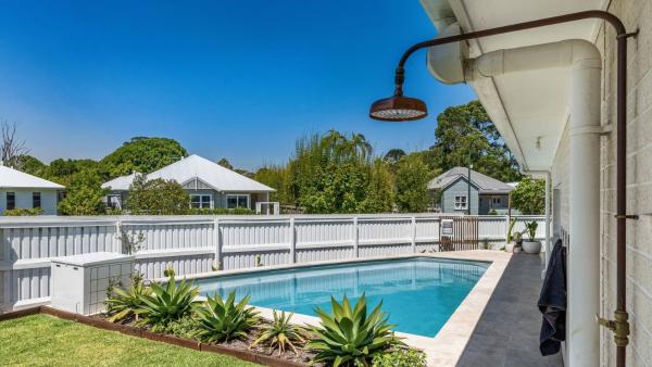 Bangalow Breeze - Lovely Pool - Walk To Centre - Bangalow