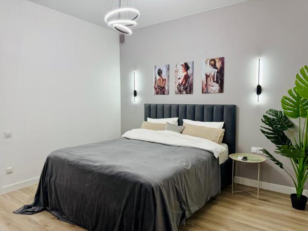 写真にはGlodeni市にあるCehovHouseが写っています。