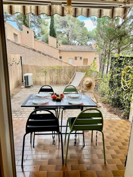 På billedet ses objektet Studio avec jardin à 400m de la mer beliggende i byen Les Lecques.