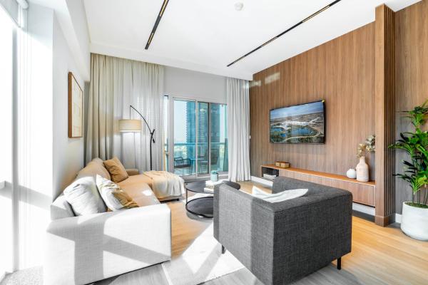 Luxury Lakeview Escape, Dubai