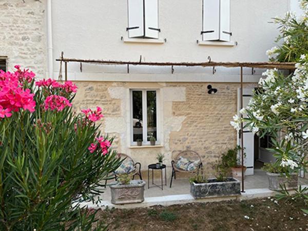 På billedet ses objektet Les Saules beliggende i byen Linars.