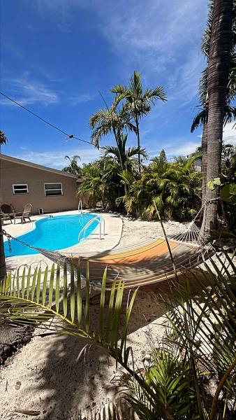 Foto 1: Beach, Sand, Firepit and Pool