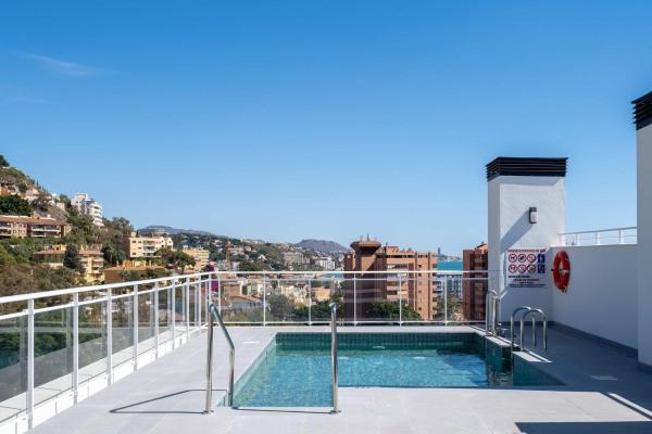 Modern Apt - Rooftop Pool Parking & Beach - Málaga