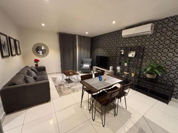 Embassy Onebedroom by Unique Abodes, Akra