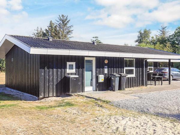 På billedet ses objektet 4 person holiday home in Hals beliggende i byen Hals.