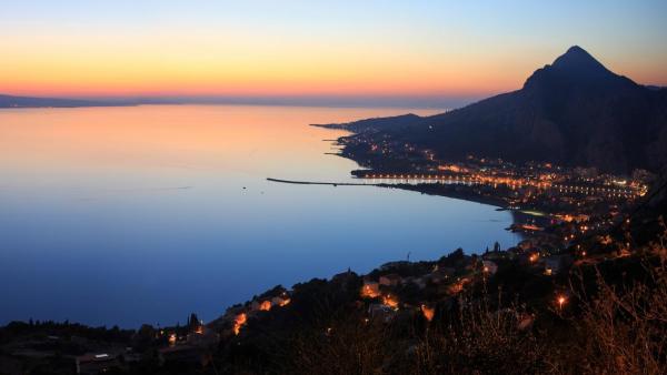 Na foto é possível ver o objeto Apartments Ivana i Darko localizado na cidade de Omiš.