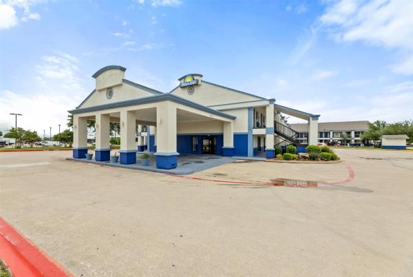 Na fotografii je vidět objekt Days Inn by Wyndham McKinney nacházející se ve městě Melissa.